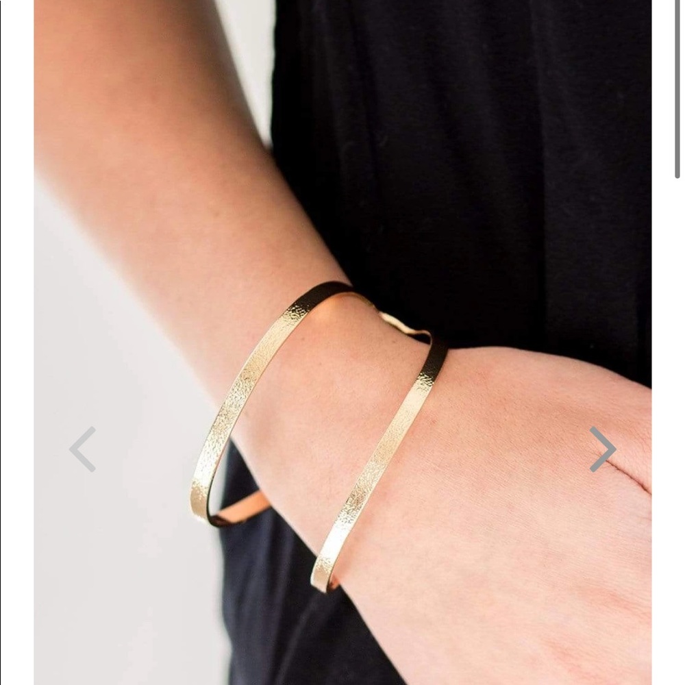 Paparazzi gold cuff bracelet - Picture 3 of 3